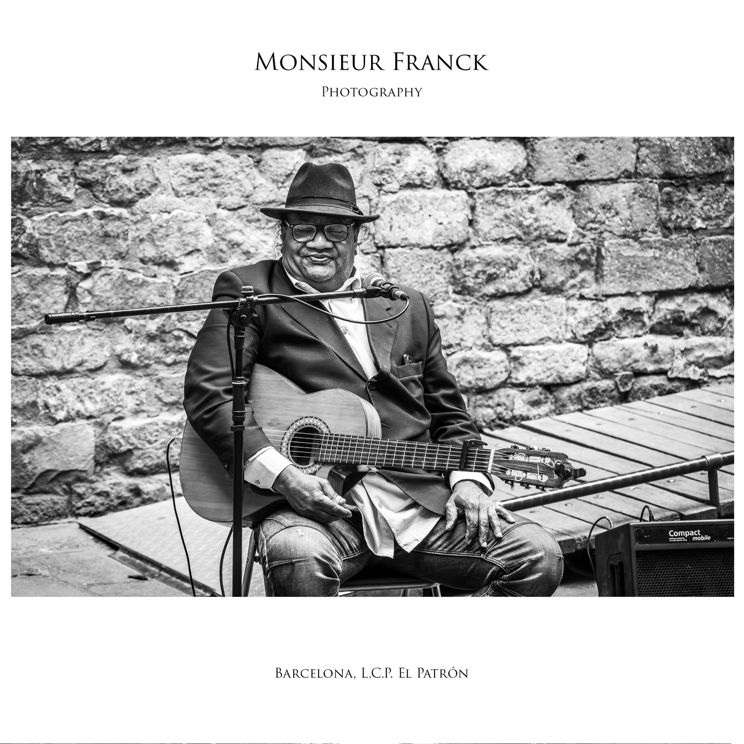 Schwarz-Weiß Street & People Fotografie von Monsieur Franck in Potsdam, Motiv in Barcelona, Straßenmusiker