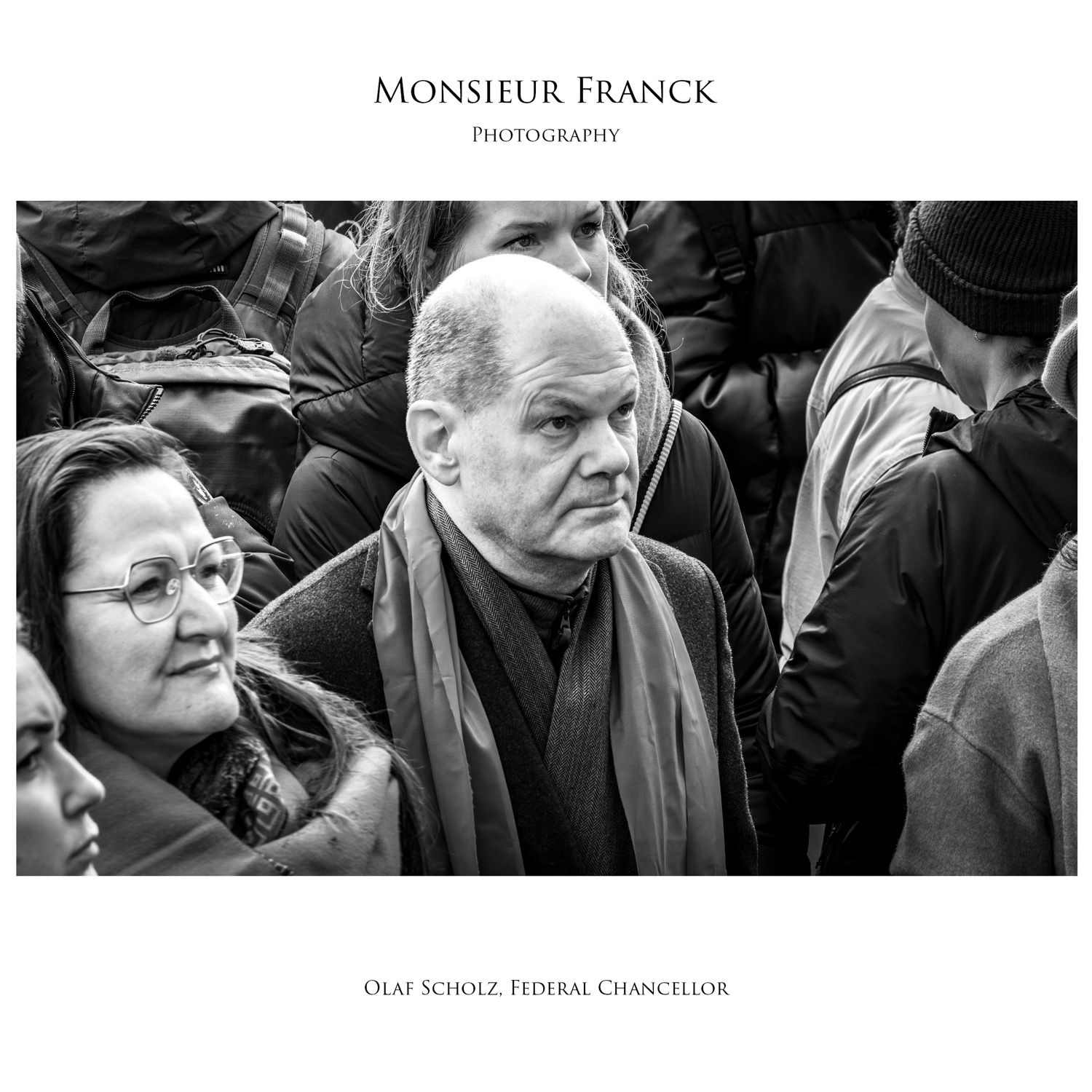 Schwarz-Weiß Street & People Fotografie von Monsieur Franck in Potsdam, Motiv in Potsdam, Bundeskanzler Olaf Scholz